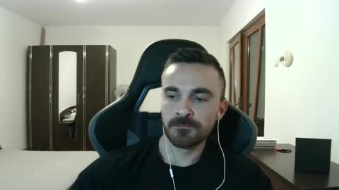 Snapshot of mu5clemania chatting on 01/16/26, 07:51 Victor online show from 01/16/26, 07:51