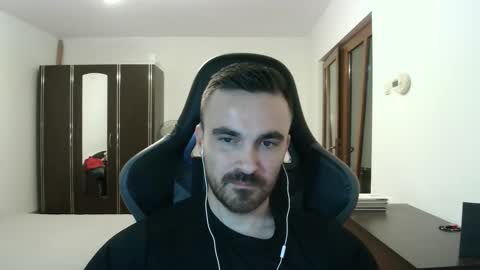 Snapshot of mu5clemania chatting on 02/04/26, 06:47 Victor online show from 02/04/26, 06:47