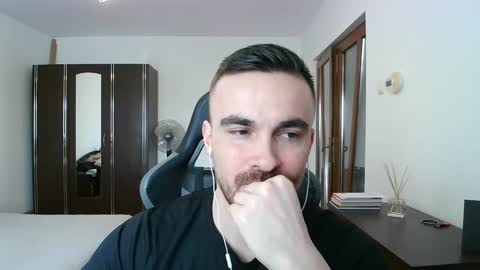 Snapshot of mu5clemania chatting on 02/12/26, 10:32 Victor online show from 02/12/26, 10:32