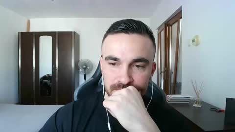 Snapshot of mu5clemania chatting on 02/14/26, 09:28 Victor online show from 02/14/26, 09:28