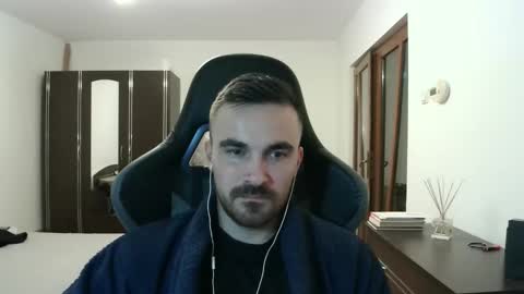 Snapshot of mu5clemania chatting on 02/16/26, 10:17 Victor online show from 02/16/26, 10:17