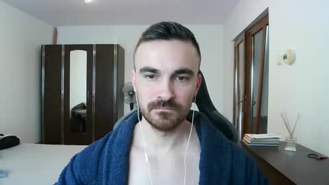 Snapshot of mu5clemania chatting on 02/17/26, 10:23 Victor online show from 02/17/26, 10:23