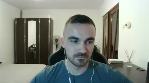 Snapshot of mu5clemania chatting on 02/25/26, 06:50 Victor online show from 02/25/26, 06:50