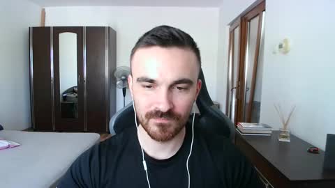 Snapshot of mu5clemania chatting on 03/12/26, 11:38 Victor online show from 03/12/26, 11:38