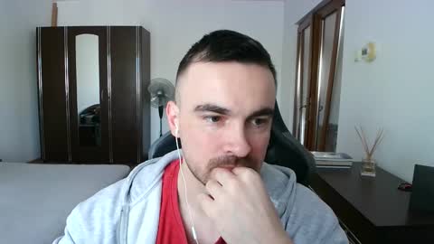 Snapshot of mu5clemania chatting on 03/15/26, 07:14 Victor online show from 03/15/26, 07:14