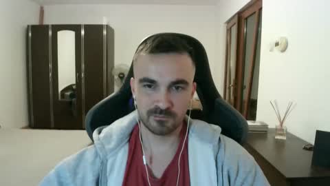 Snapshot of mu5clemania chatting on 03/15/26, 07:20 Victor online show from 03/15/26, 07:20