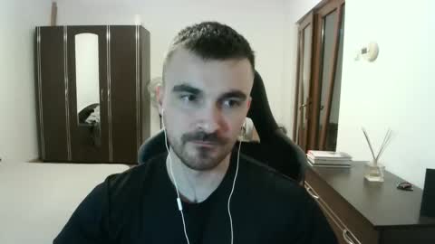 Snapshot of mu5clemania chatting on 03/16/26, 10:47 Victor online show from 03/16/26, 10:47