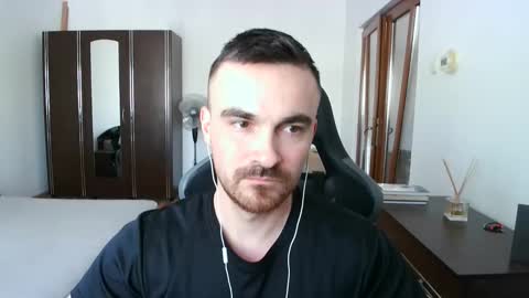 Snapshot of mu5clemania chatting on 03/17/26, 11:46 Victor online show from 03/17/26, 11:46