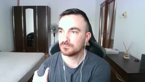 Snapshot of mu5clemania chatting on 03/19/26, 08:18 Victor online show from 03/19/26, 08:18