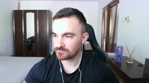 Snapshot of mu5clemania chatting on 03/20/26, 08:30 Victor online show from 03/20/26, 08:30