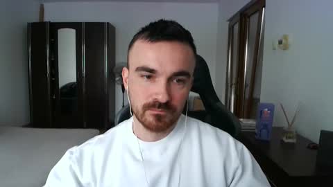 Snapshot of mu5clemania chatting on 03/22/26, 08:40 Victor online show from 03/22/26, 08:40