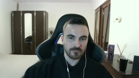 Snapshot of mu5clemania chatting on 03/22/26, 08:45 Victor online show from 03/22/26, 08:45