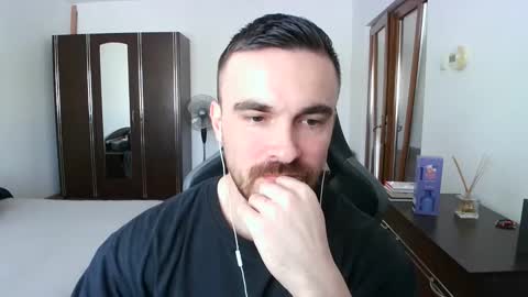 Snapshot of mu5clemania chatting on 03/23/26, 09:57 Victor online show from 03/23/26, 09:57