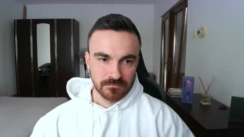 Snapshot of mu5clemania chatting on 03/27/26, 08:26 Victor online show from 03/27/26, 08:26