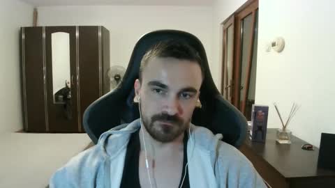 Snapshot of mu5clemania chatting on 03/29/26, 08:31 Victor online show from 03/29/26, 08:31