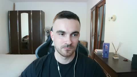 Snapshot of mu5clemania chatting on 04/01/26, 01:41 Victor online show from 04/01/26, 01:41