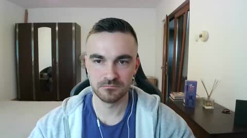 Snapshot of mu5clemania chatting on 04/03/26, 05:49 Victor online show from 04/03/26, 05:49