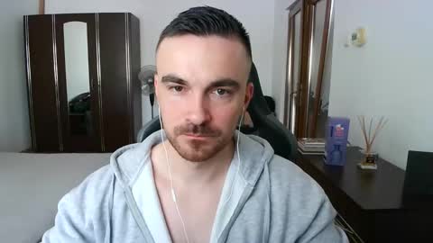 Snapshot of mu5clemania chatting on 04/05/26, 08:22 Victor online show from 04/05/26, 08:22