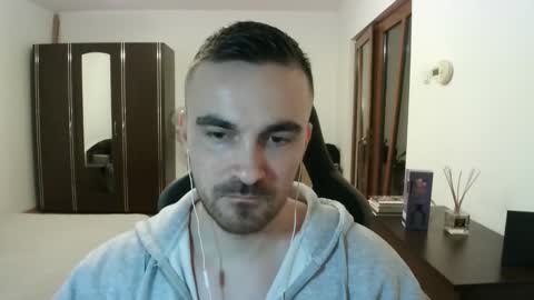 Snapshot of mu5clemania chatting on 04/05/26, 08:28 Victor online show from 04/05/26, 08:28