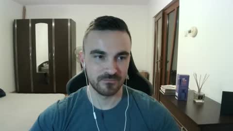 Snapshot of mu5clemania chatting on 04/08/26, 07:03 Victor online show from 04/08/26, 07:03