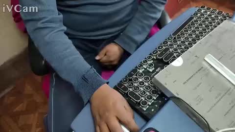 Snapshot of muchachosam chatting on 03/09/25, 06:21 zenon online show from 03/09/25, 06:21