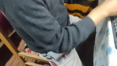 Snapshot of muchachosam chatting on 10/04/25, 02:31 zenon online show from 10/04/25, 02:31