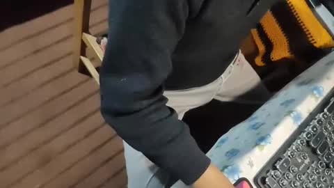 Snapshot of muchachosam chatting on 10/12/25, 02:32 zenon online show from 10/12/25, 02:32