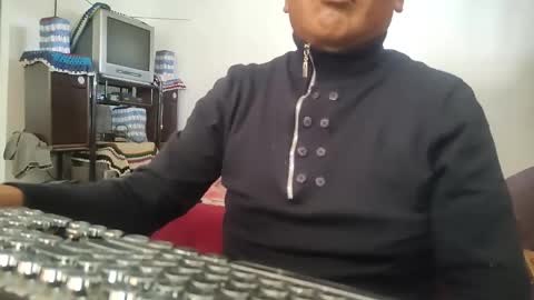 Snapshot of muchachosam chatting on 10/26/25, 07:31 zenon online show from 10/26/25, 07:31