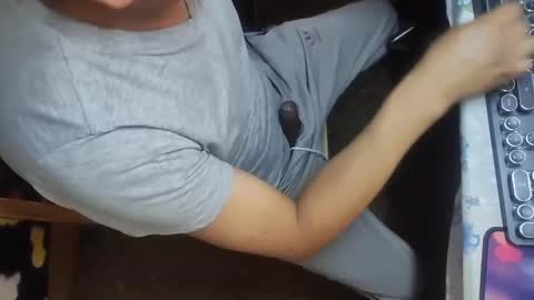 Snapshot of muchachosam chatting on 11/07/25, 07:03 zenon online show from 11/07/25, 07:03