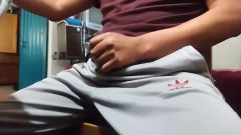 Snapshot of muchachosam chatting on 11/24/25, 09:47 zenon online show from 11/24/25, 09:47