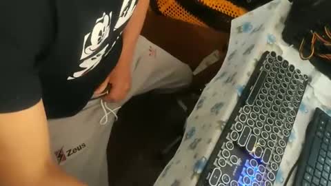 Snapshot of muchachosam chatting on 12/14/25, 06:56 zenon online show from 12/14/25, 06:56