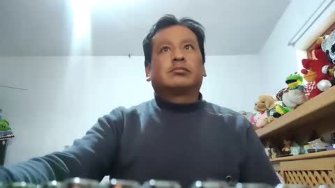 Snapshot of muchachosam chatting on 12/17/25, 07:31 zenon online show from 12/17/25, 07:31