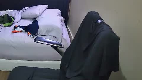 Muffdiver online show from 02/17/25, 01:58