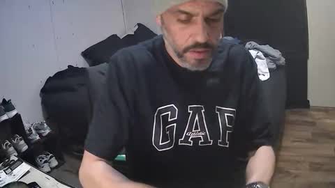 Muffdiver online show from 02/21/26, 02:29