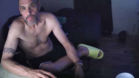 Muffdiver online show from 05/19/26, 01:56