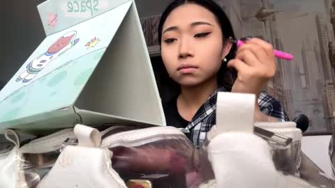 Mia online show from 03/19/26, 03:43