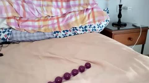 Laly online show from 09/18/25, 08:05