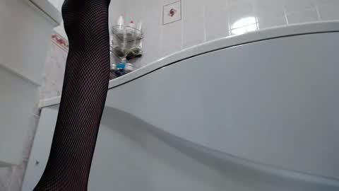 Snapshot of mullty chatting on 12/24/24, 01:59 Mullty online show from 12/24/24, 01:59