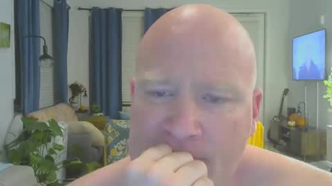 Snapshot of multipopper chatting on 10/27/25, 01:31 multipopper online show from 10/27/25, 01:31