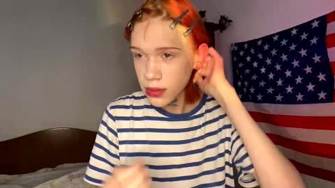 Snapshot of mun_poli chatting on 09/18/25, 06:26 Polik online show from 09/18/25, 06:26