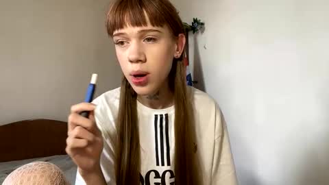 Snapshot of mun_poli chatting on 09/21/25, 05:20 Polik online show from 09/21/25, 05:20