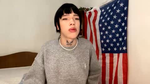 Snapshot of mun_poli chatting on 10/14/25, 09:37 Polik online show from 10/14/25, 09:37