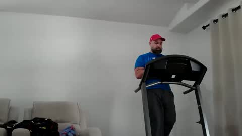 Snapshot of munchies420 chatting on 02/12/26, 05:19 Bearded online show from 02/12/26, 05:19