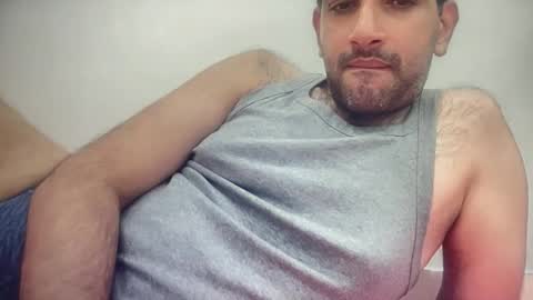 munnabobby2008 online show from 12/17/25, 10:21