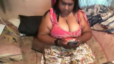 Snapshot of munniegalz1 chatting on 01/19/26, 03:05 your angel online show from 01/19/26, 03:05