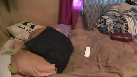 Snapshot of munniegalz1 chatting on 02/04/26, 07:25 your angel online show from 02/04/26, 07:25