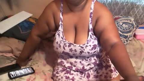 Snapshot of munniegalz1 chatting on 02/16/26, 11:50 your angel online show from 02/16/26, 11:50