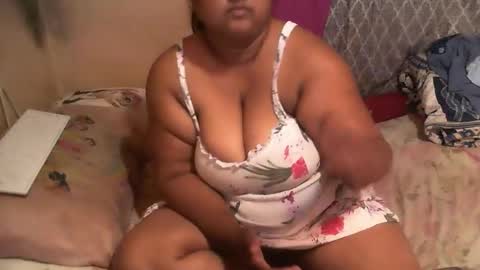 Snapshot of munniegalz1 chatting on 02/17/26, 08:15 your angel online show from 02/17/26, 08:15