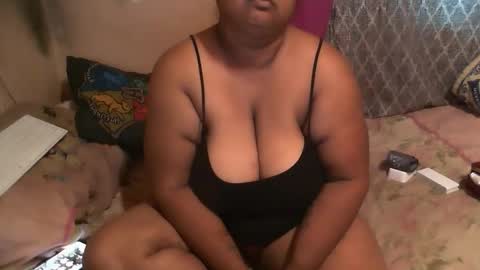 Snapshot of munniegalz1 chatting on 03/02/26, 06:58 your angel online show from 03/02/26, 06:58