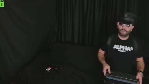 Snapshot of muratturkei chatting on 12/13/25, 10:04 MasterBros online show from 12/13/25, 10:04